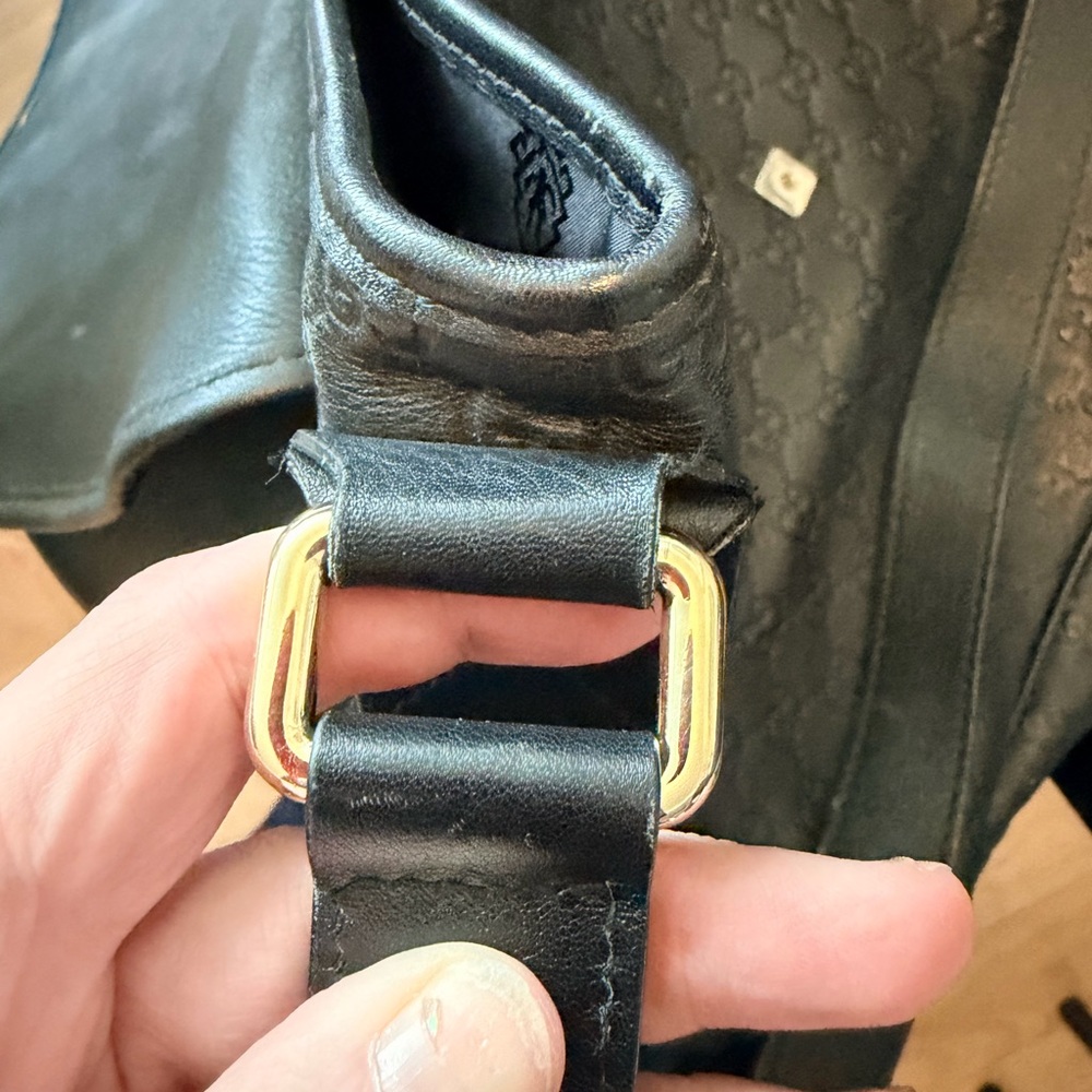 Gucci Black Embossed GG Leather Messenger Bag - Picture 6 of 10